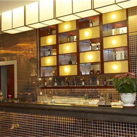 Royal Century Hotel 선전 시 외부 사진