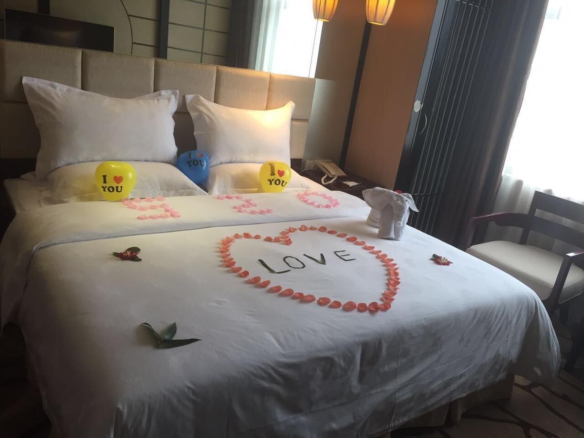 Royal Century Hotel 선전 시 외부 사진