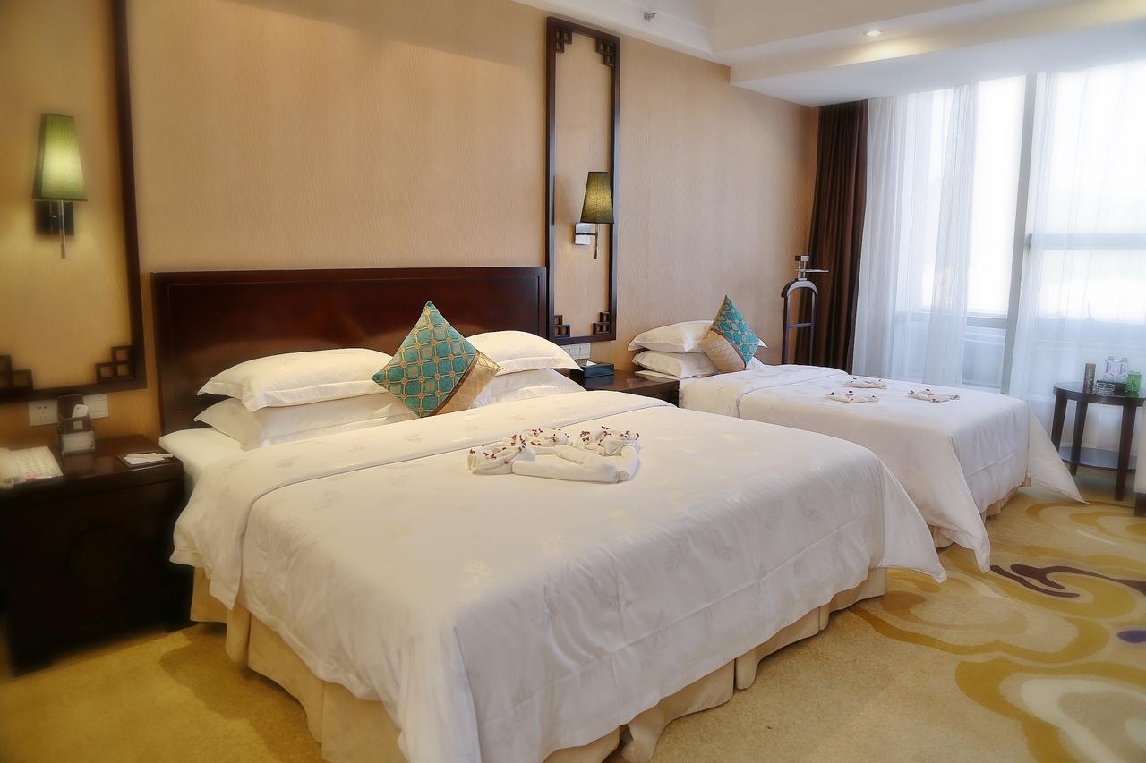 Royal Century Hotel 선전 시 외부 사진