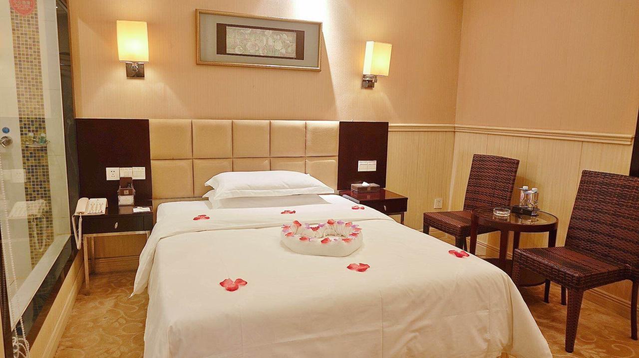 Royal Century Hotel 선전 시 외부 사진