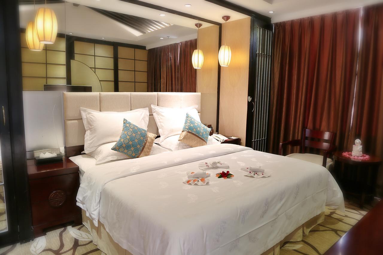 Royal Century Hotel 선전 시 외부 사진