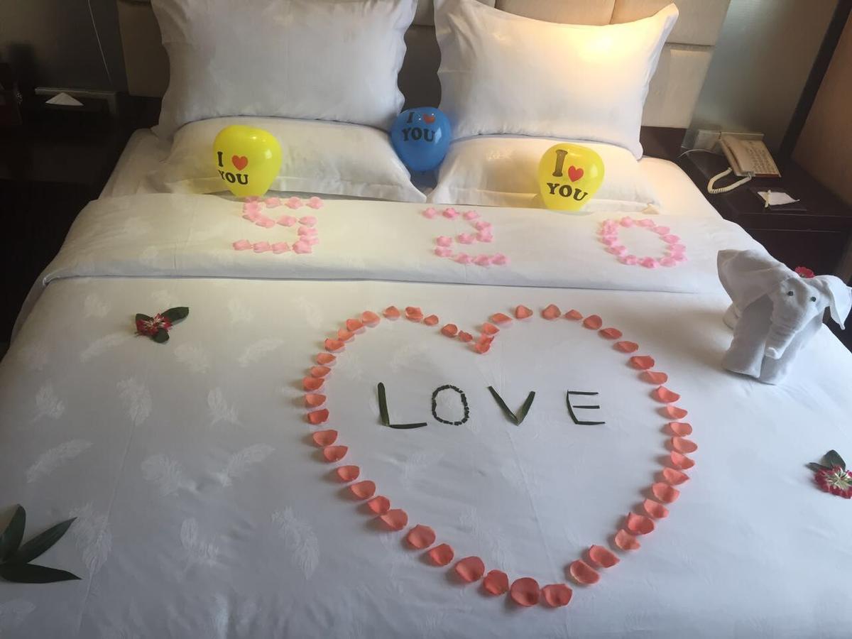 Royal Century Hotel 선전 시 외부 사진