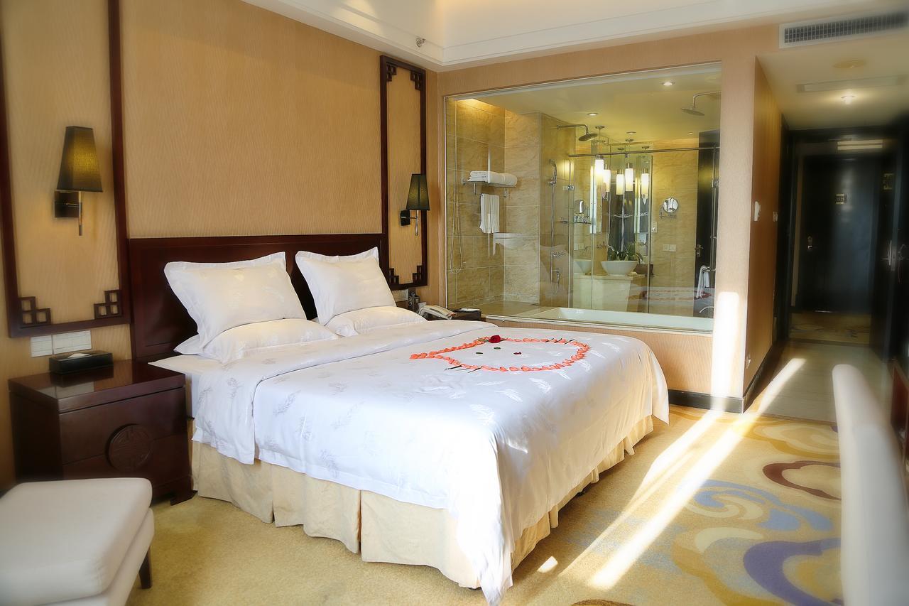 Royal Century Hotel 선전 시 외부 사진