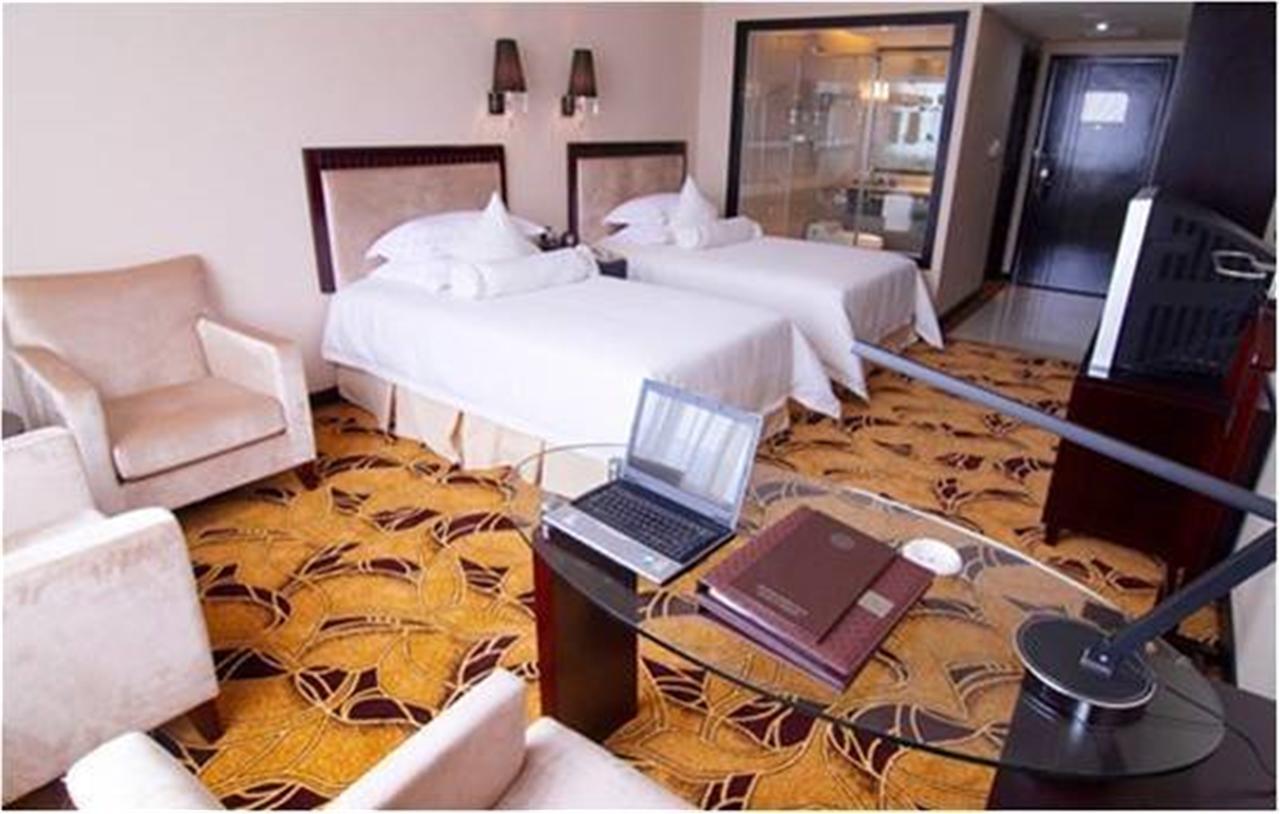 Royal Century Hotel 선전 시 외부 사진